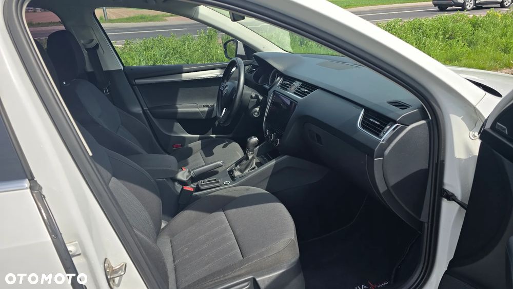 Skoda Octavia 1.6 TDI DSG Style - 5