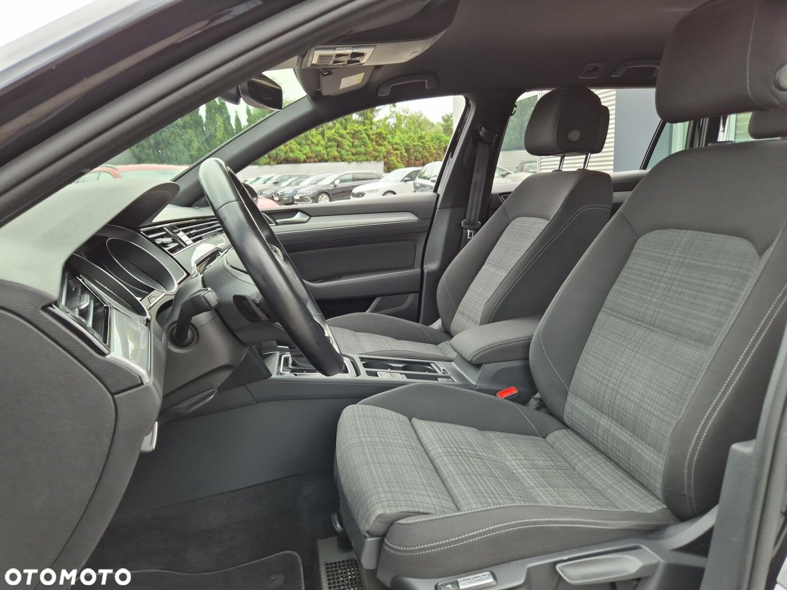 Volkswagen Passat 2.0 TDI Business DSG - 11