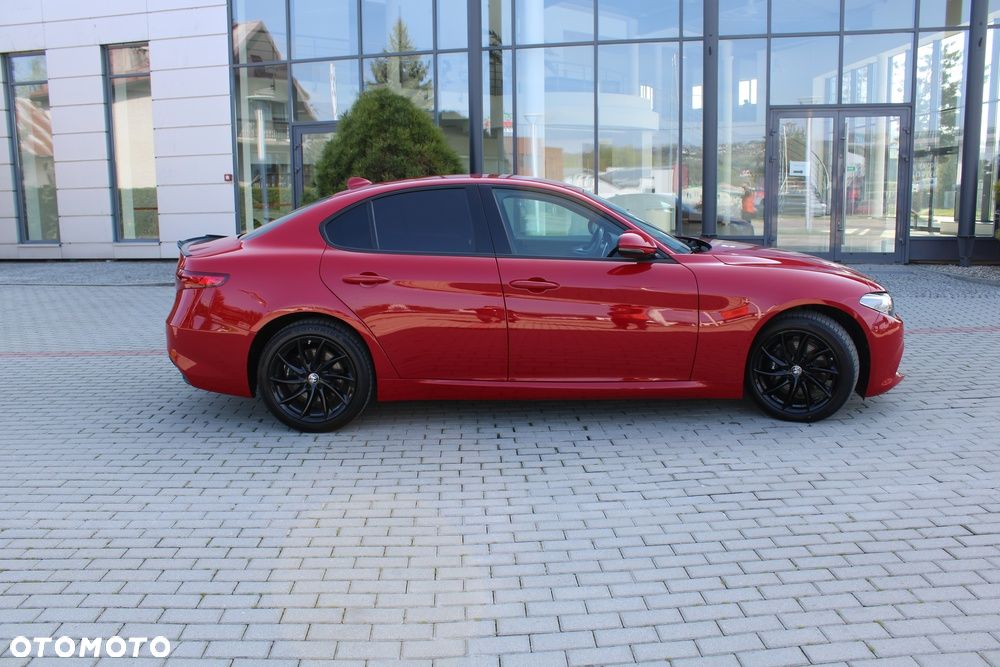 Alfa Romeo Giulia 2.0 Turbo 16V AT8-Q4 Veloce Ti - 6