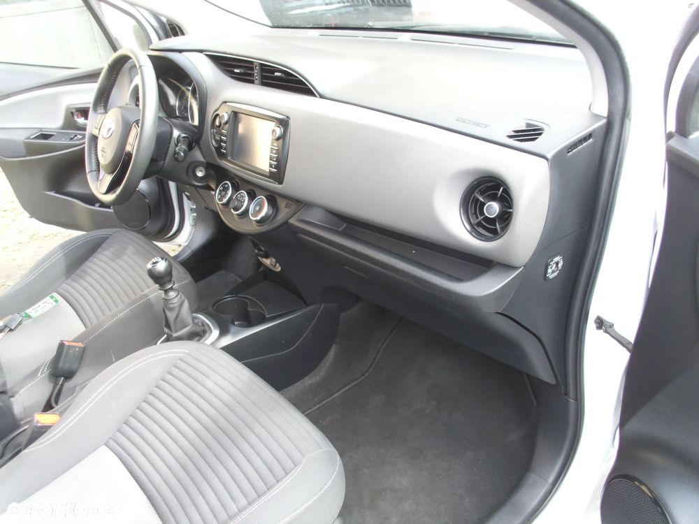 Toyota Yaris 1.5 Premium - 14
