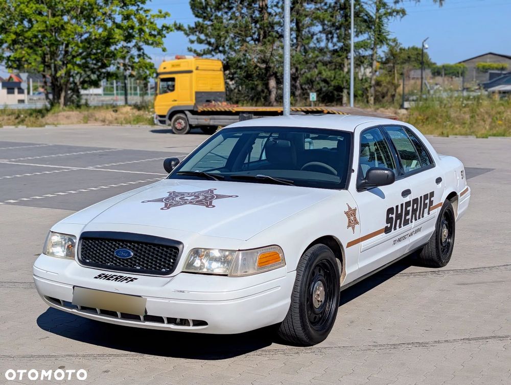 Ford Crown - 3