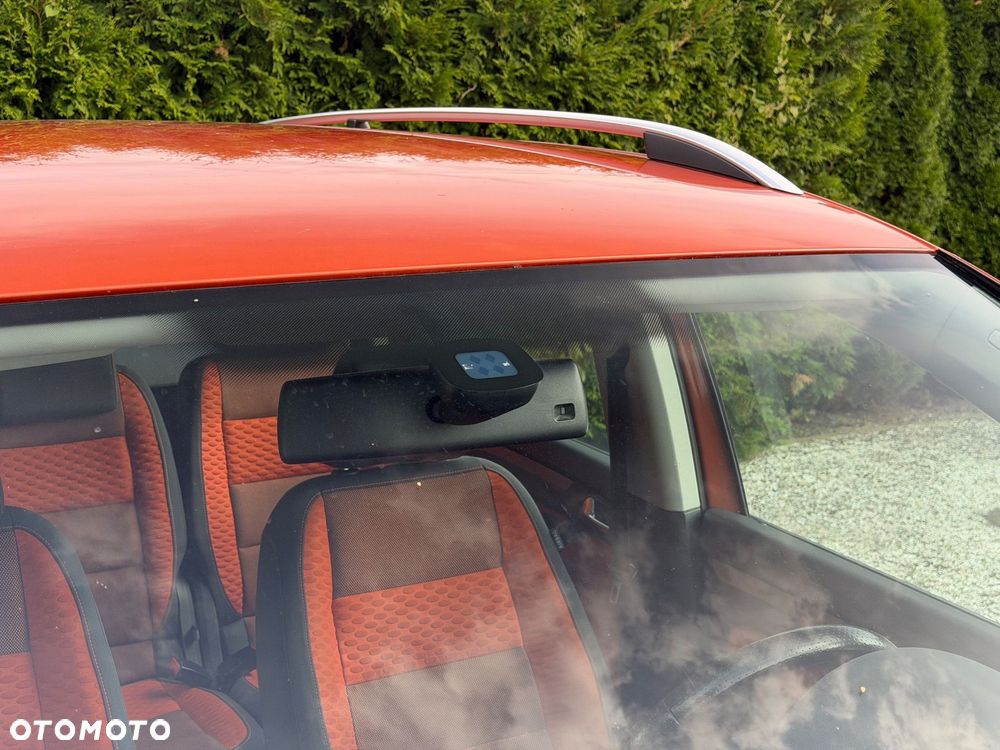 Volkswagen Touran 2.0 TDI DPF Cross - 32
