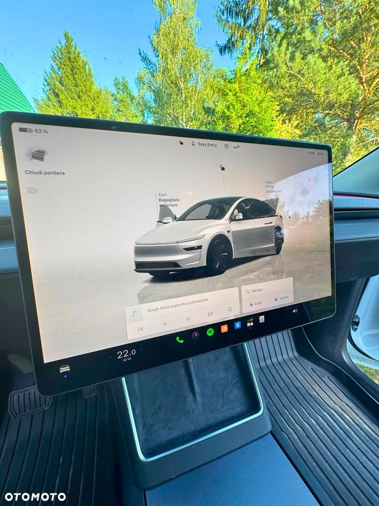 Tesla Model Y Long Range AWD - 4