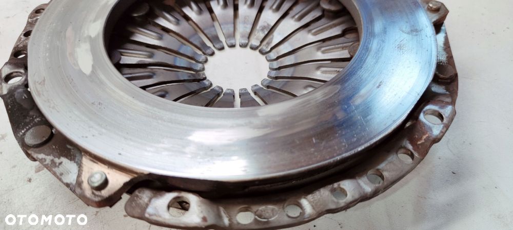 SPRZĘGŁO KOŁO DWUMAS AUDI A4 A5 1.8 0B1105266AA *4 - 5