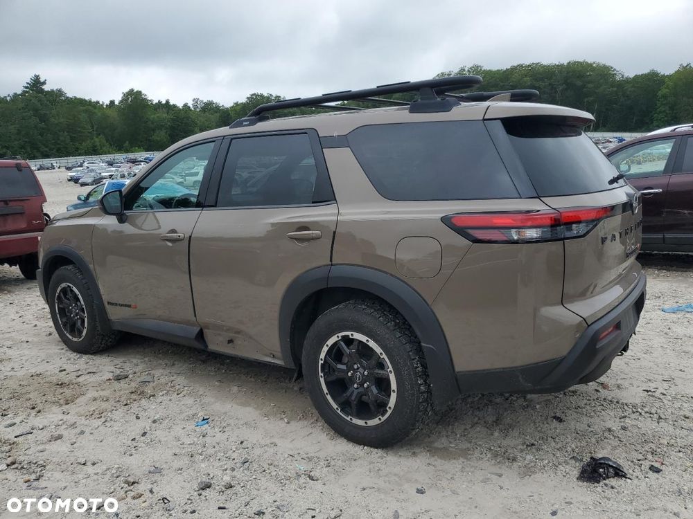 Nissan Pathfinder - 6