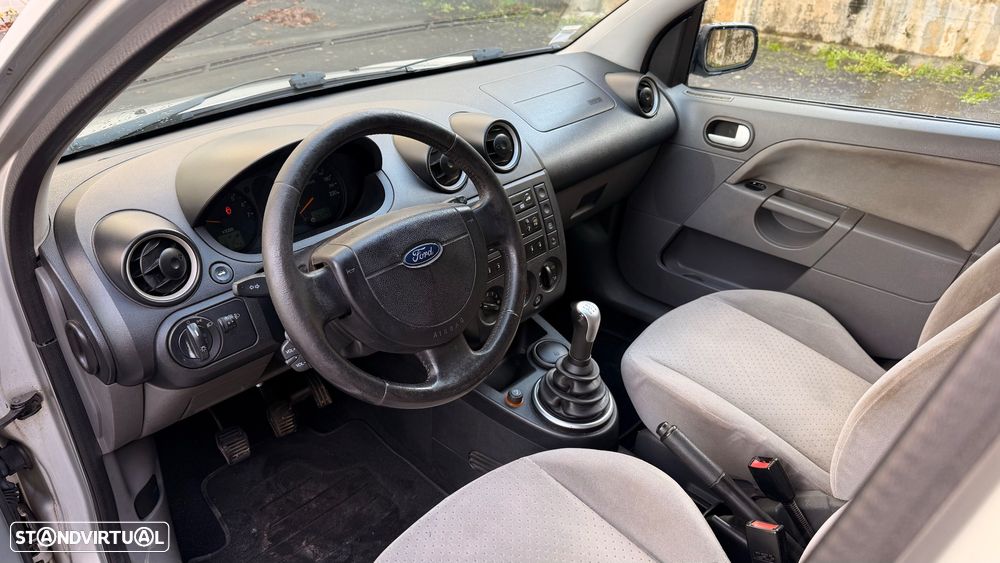 Ford Fiesta 1.25 Ambiente - 16