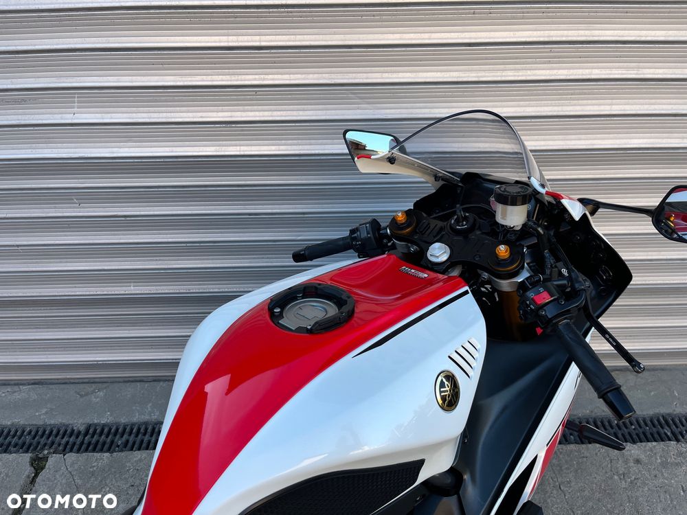 Yamaha YZF - 19