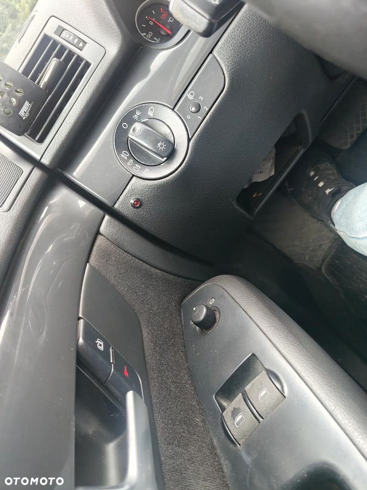 Audi A4 Avant 1.9 TDI multitronic - 24