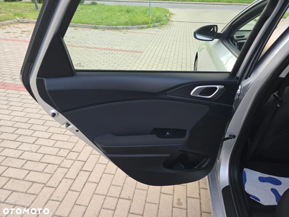 Kia Ceed 1.4 CVVT Fifa World Cup Edition - 23