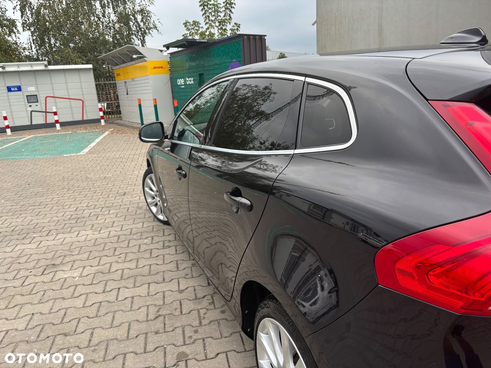 Volvo V40 D2 Momentum - 8
