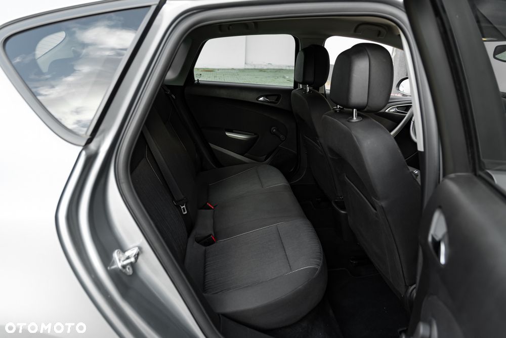 Opel Astra 1.4 Turbo Color Edition - 24