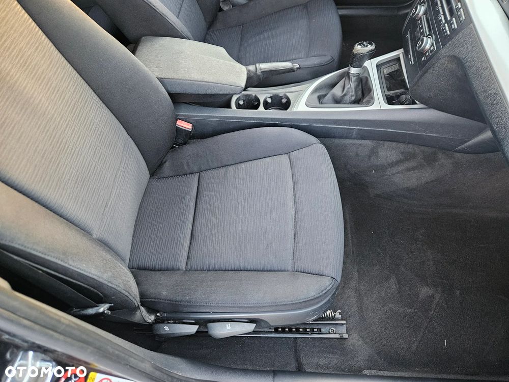 BMW Seria 1 118d DPF - 18