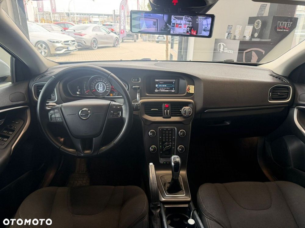 Volvo V40 - 18