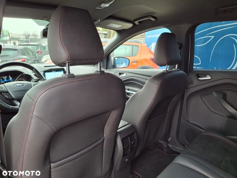 Ford Kuga 1.5 EcoBoost 2x4 ST-Line - 15