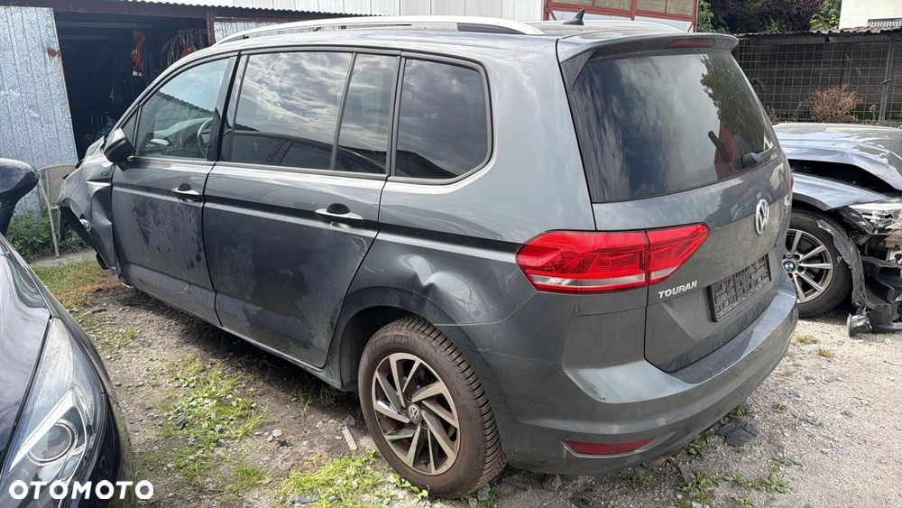 Volkswagen Touran 2.0 TDI SCR (BlueMotion Technology) DSG Highline - 28