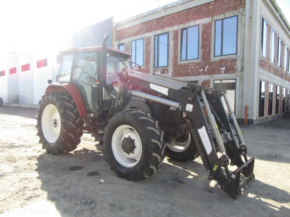 New Holland M100 cu incarcator frontal - 2