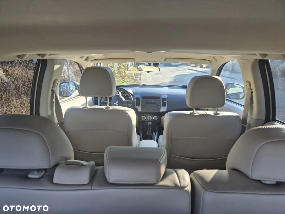 Mitsubishi Outlander 2.0 DID Instyle - 5