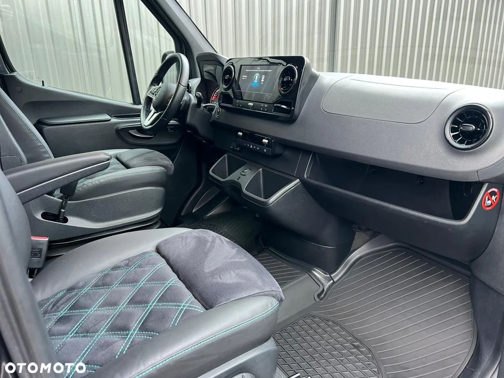 Mercedes-Benz Sprinter - 22