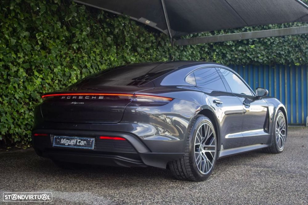 Porsche Taycan 4 Black Edition - 8