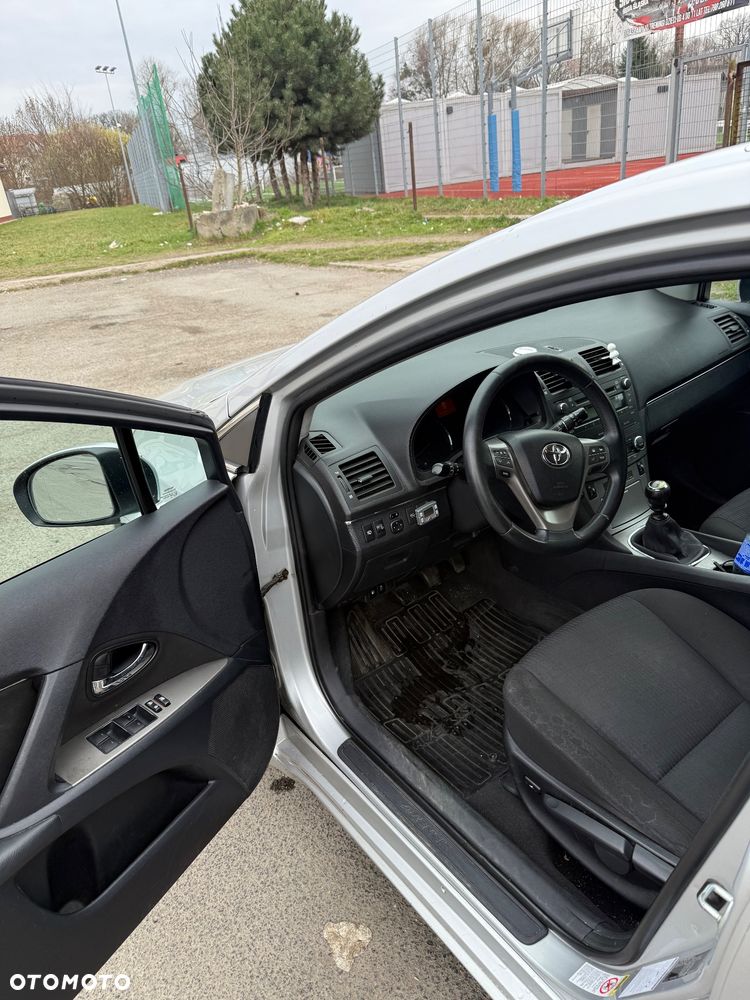 Toyota Avensis 2.0 D-4D Luna - 11