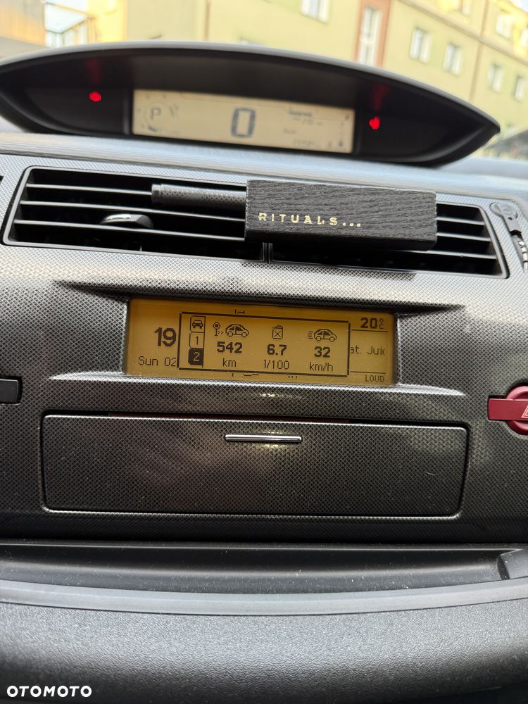 Citroën C4 2.0 HDi FAP Exclusive - 12