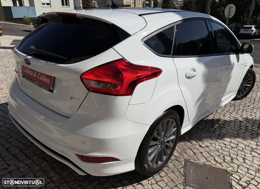 Ford Focus 1.5 TDCi ECOBlue ST-Line - 4