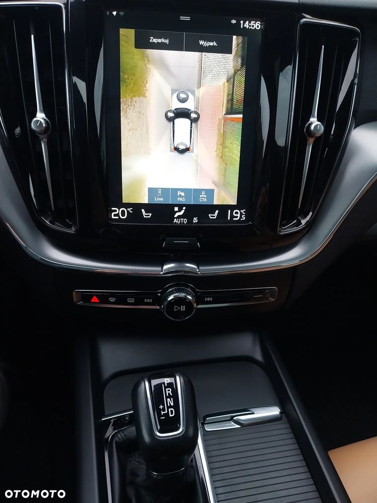 Volvo XC 60 T6 AWD Momentum - 25
