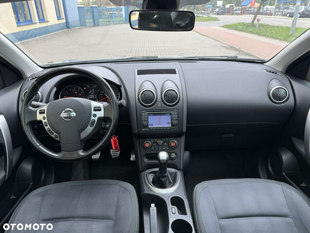 Nissan Qashqai - 25