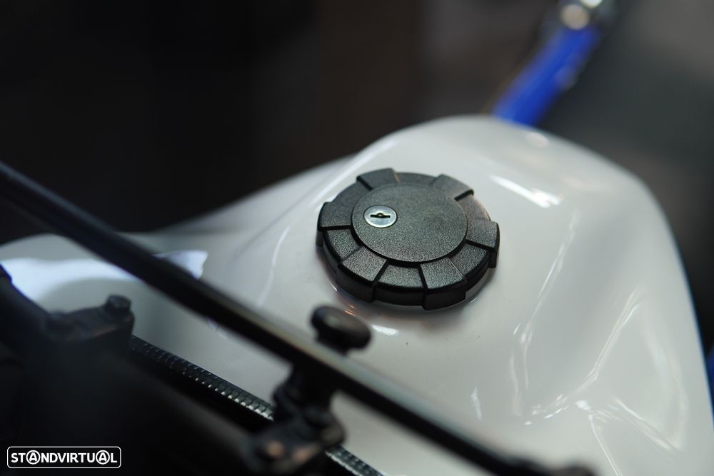 Yamaha XT750Z Super Tenere - 33