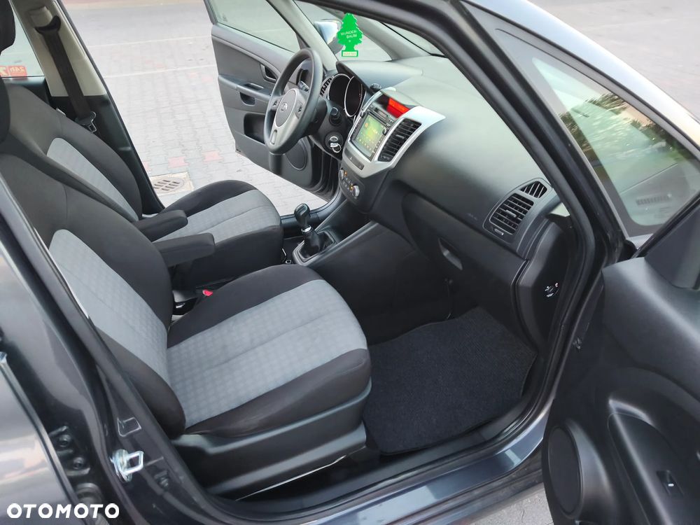Kia Venga 1.6 L - 12