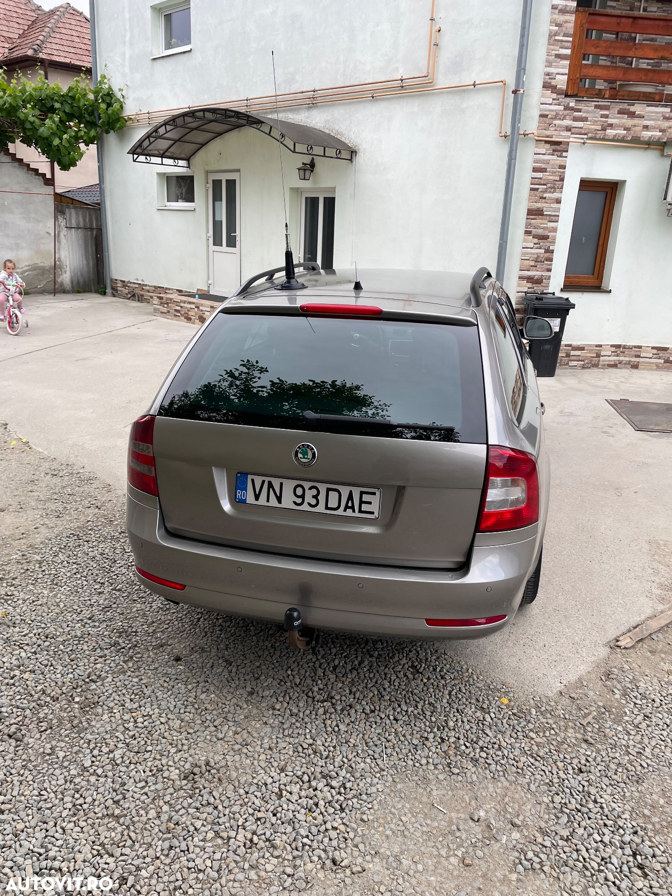 Skoda Octavia 1.6 TDI DPF DSG FAMILY - 9