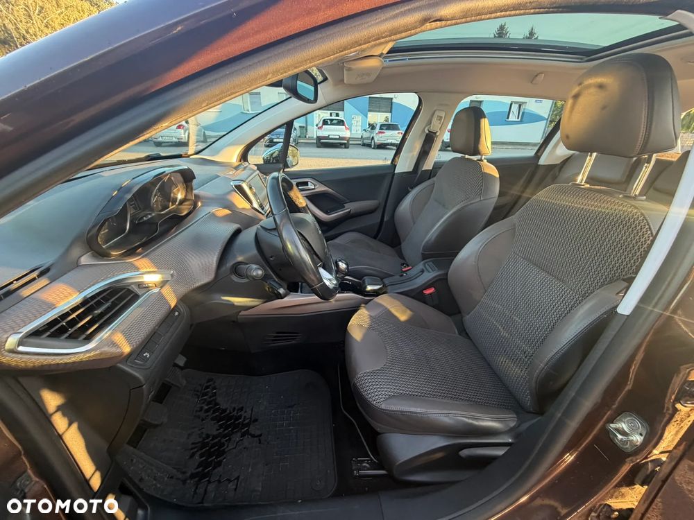 Peugeot 2008 1.6 VTi Style - 16