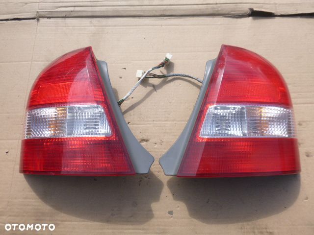 LAMPA LEWY TYŁ LEWA TYLNA PRAWY TYŁ PRAWA TYLNA KOMPLET MAZDA 323F SEDAN 98-03 - 1