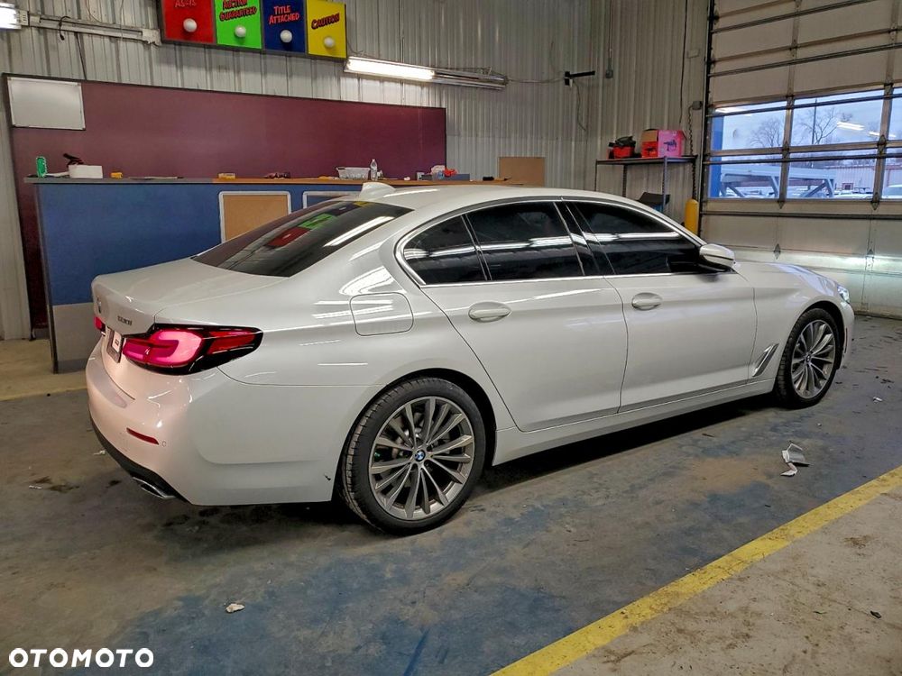 BMW Seria 5 530i Sport Line - 4