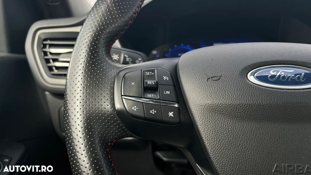 Ford Kuga 2.5 Duratec FHEV AWD ST Line - 17