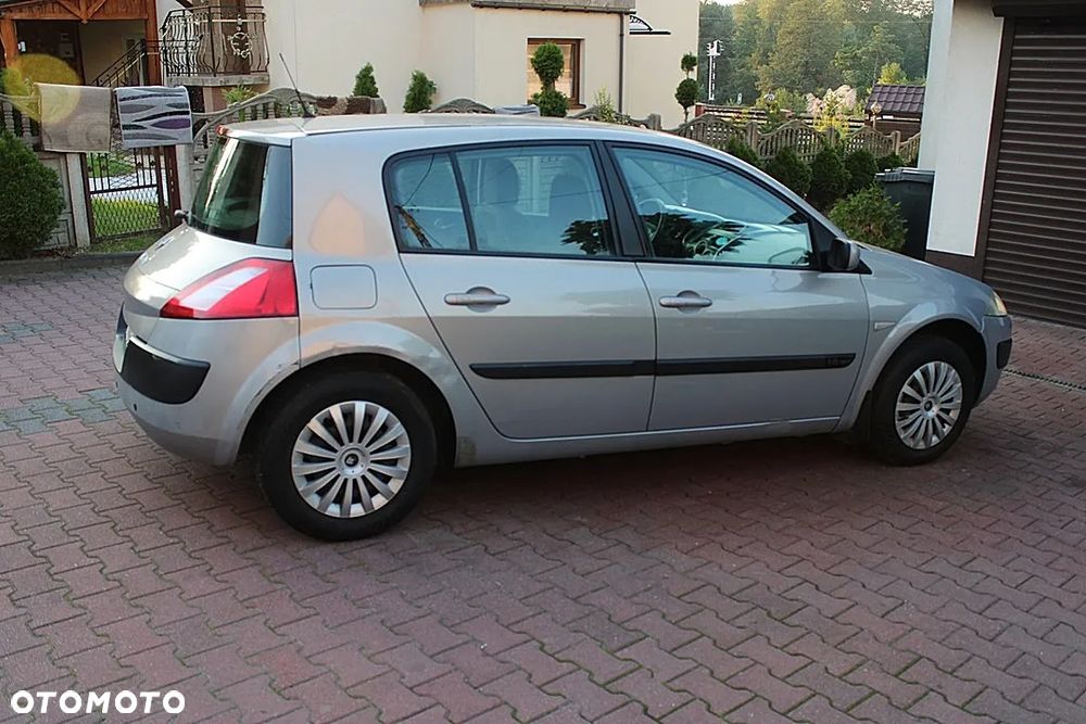 Renault Megane II 1.6 16V Confort Dynamique - 4