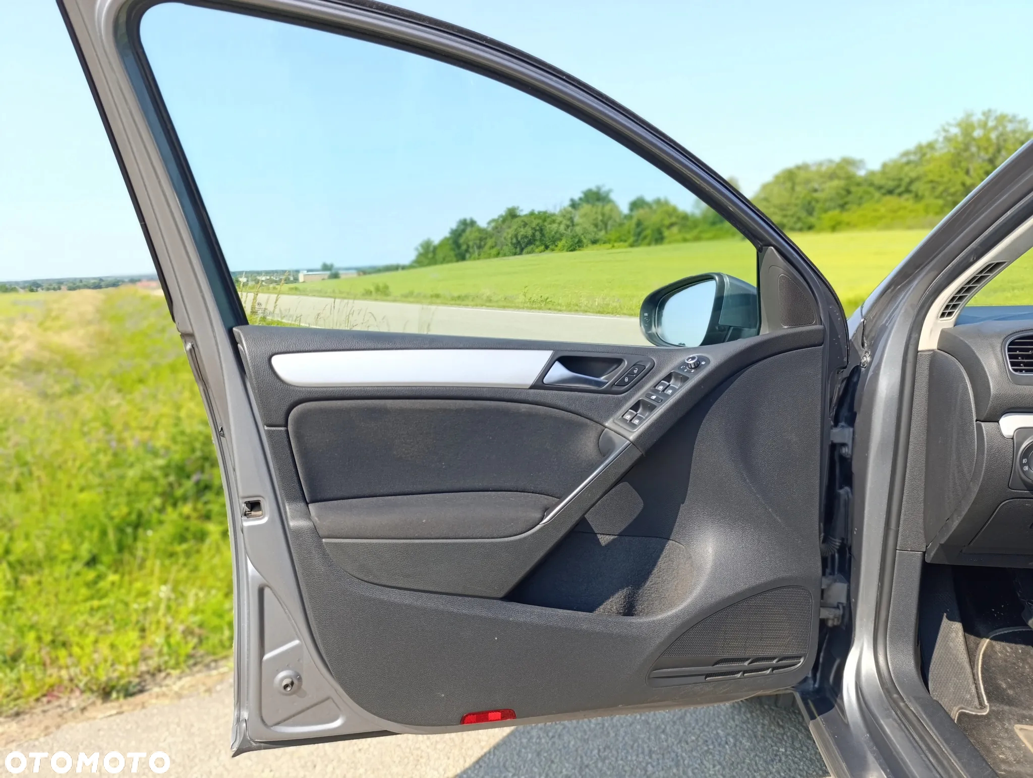 Volkswagen Golf VI 1.6 TDI Comfortline - 20