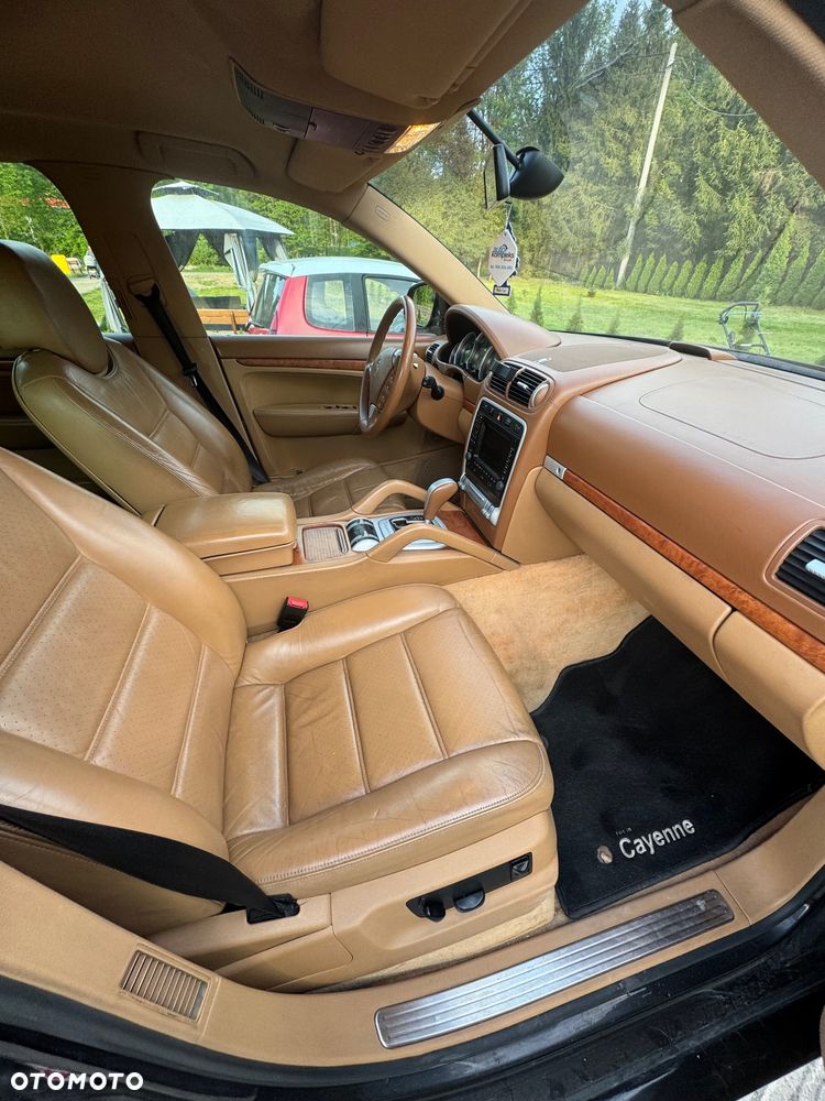 Porsche Cayenne - 12