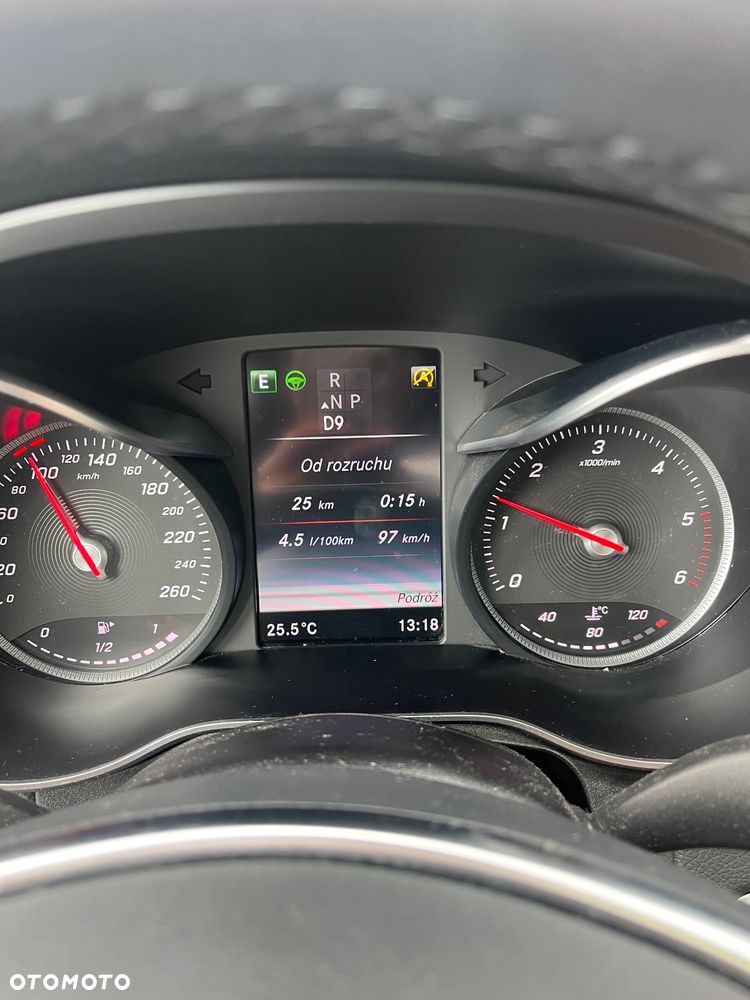 Mercedes-Benz GLC - 32