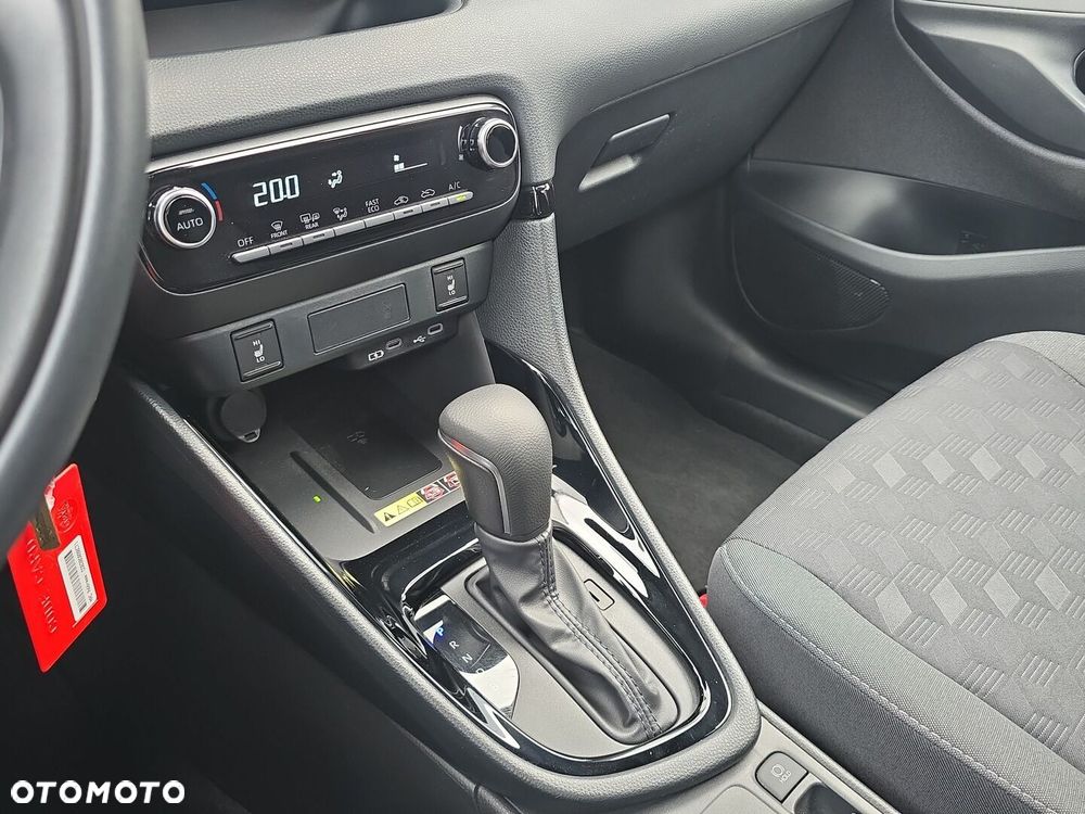 Toyota Yaris Hybrid 1.5 Style - 23