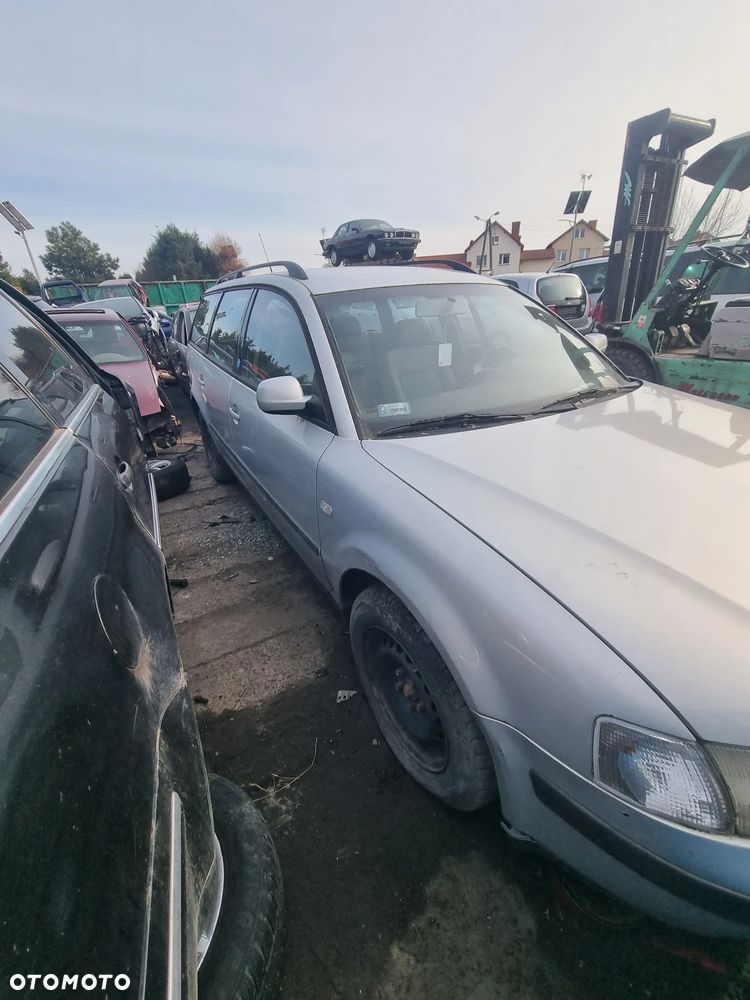 Vw passat b5 przedlift kombi LB7Z 1.9 tdi 115km ATJ skrzynia ELN na czesci - 4