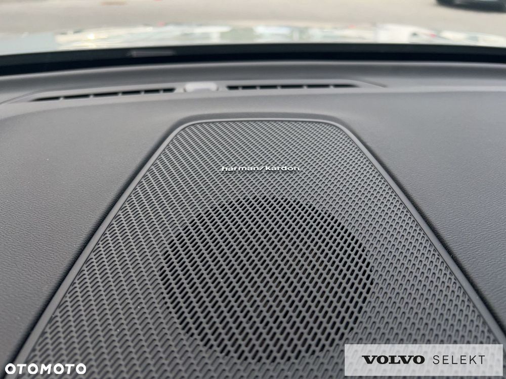 Volvo XC 60 B5 B AWD Plus Black Edition - 24