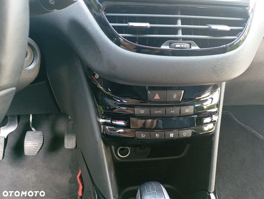 Peugeot 2008 - 10