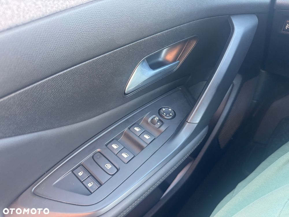 Peugeot 308 1.2 PureTech Allure S&S - 15