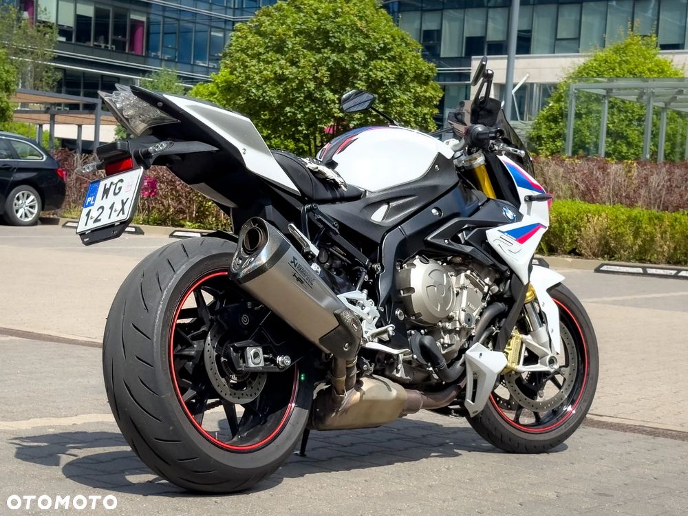 BMW S - 6