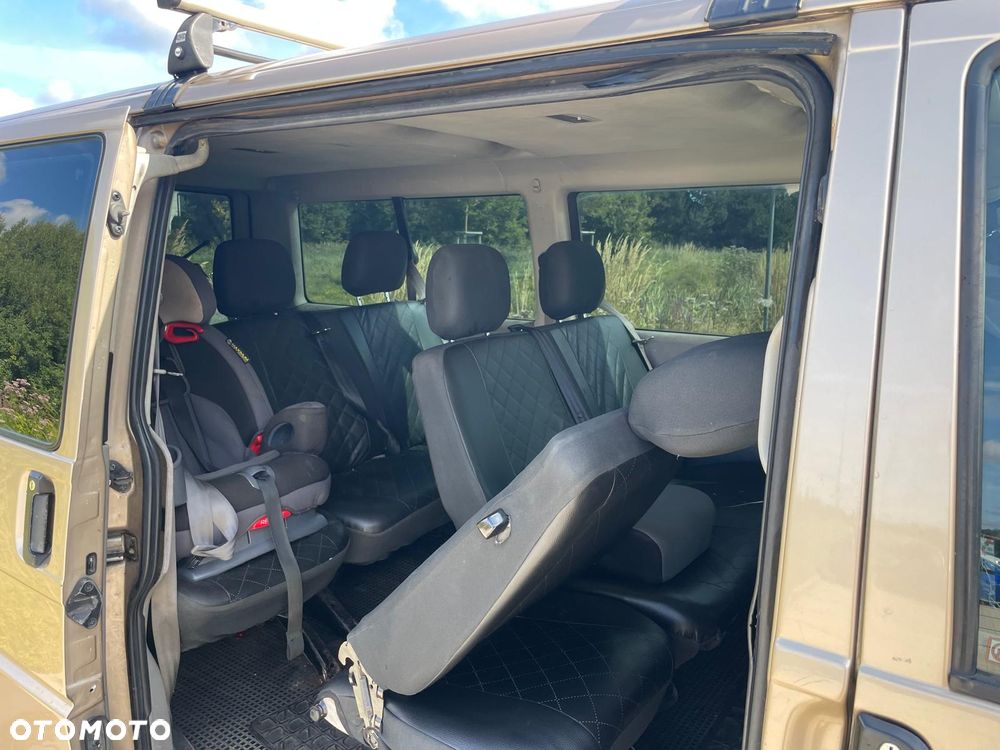 Volkswagen Caravelle - 13