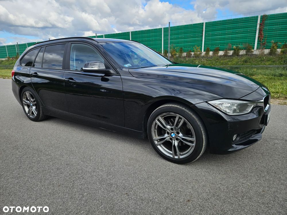 BMW Seria 3 320d Touring xDrive - 6