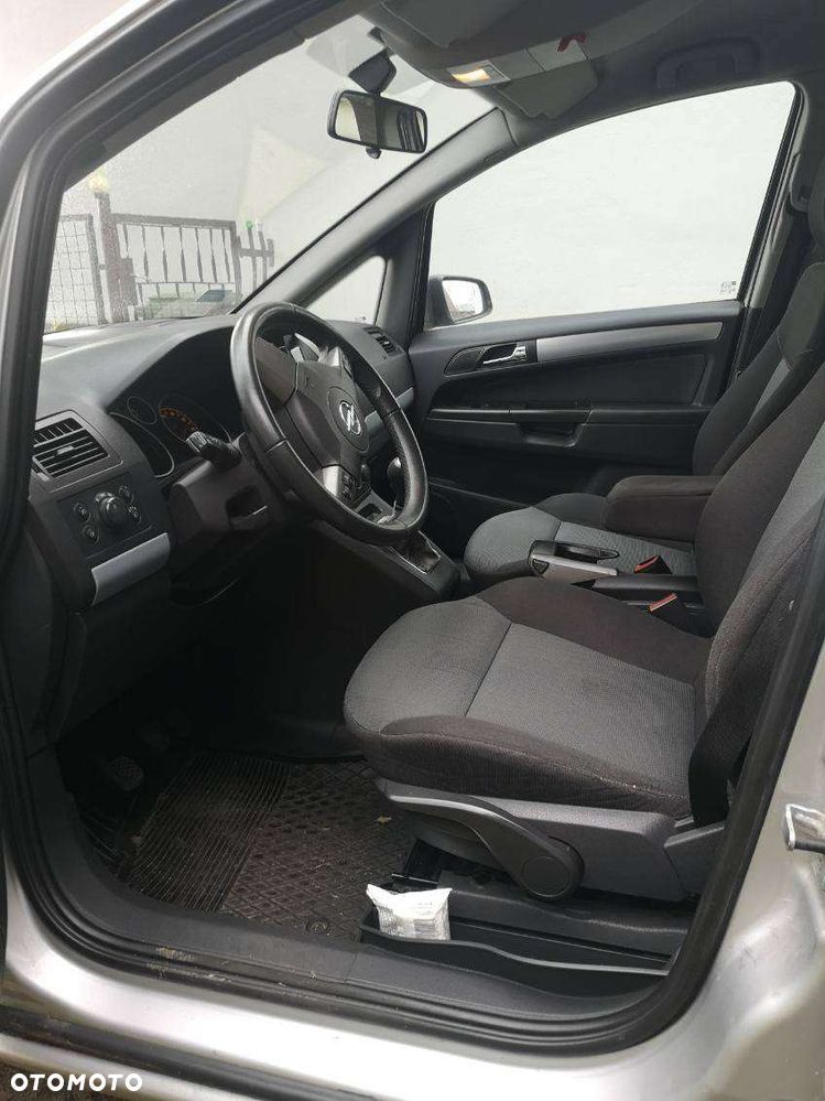 Opel Zafira 1.6 - 4