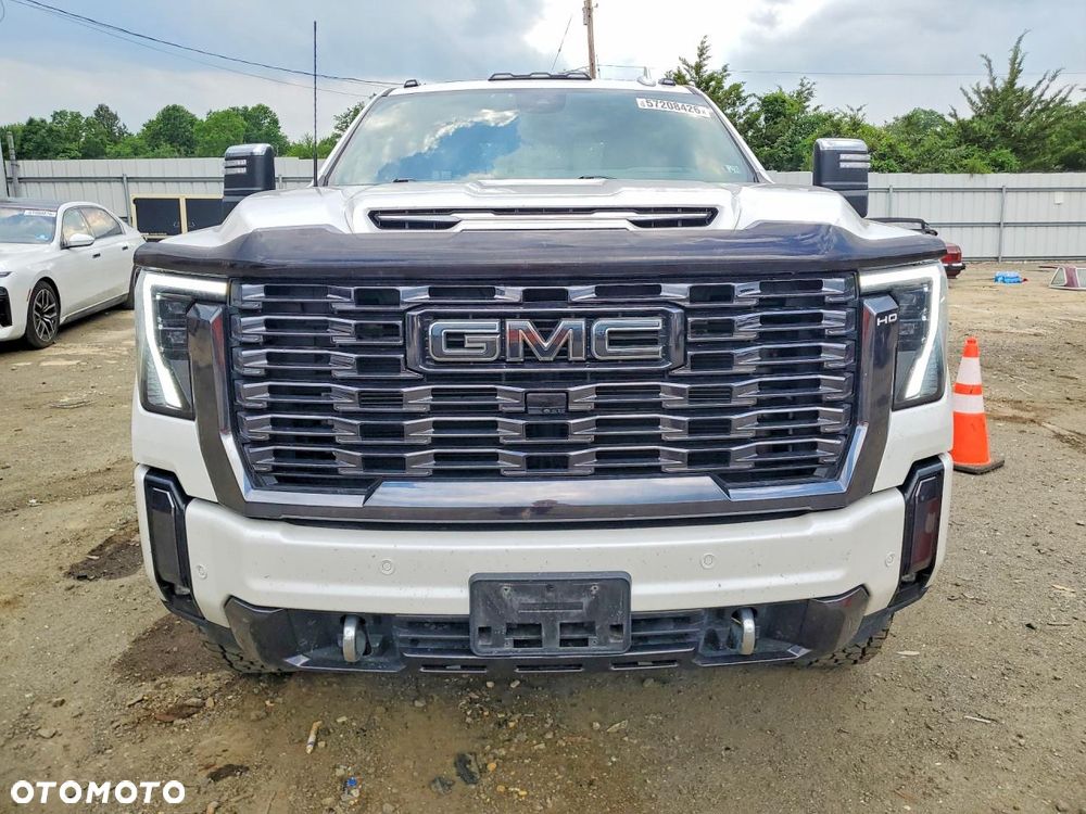GMC Sierra - 6