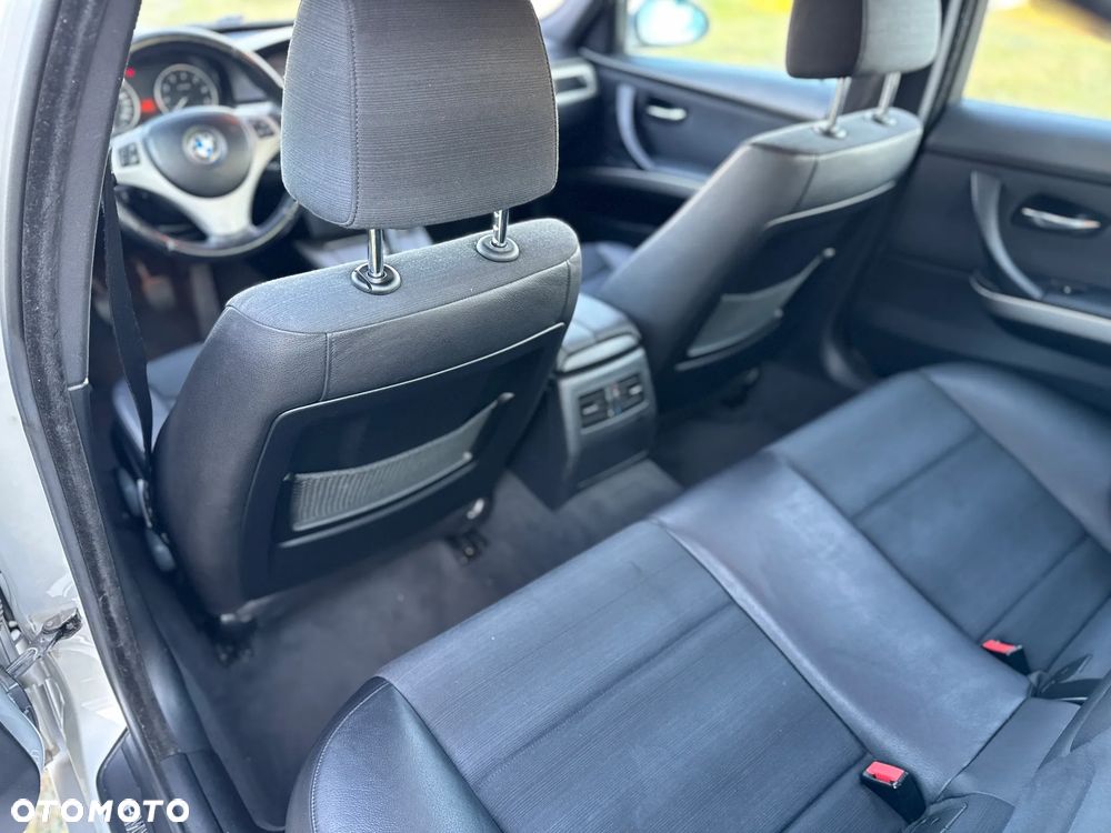 BMW Seria 3 325xi - 4